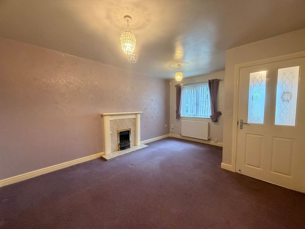 Property photo 2 of 27