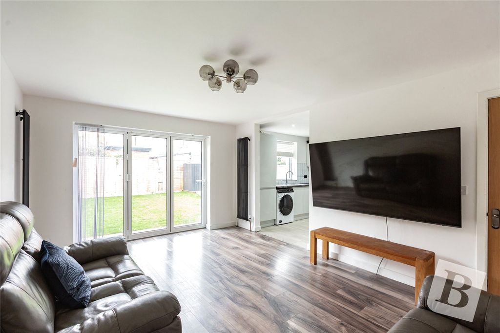 Property photo 1 of 19 Lounge