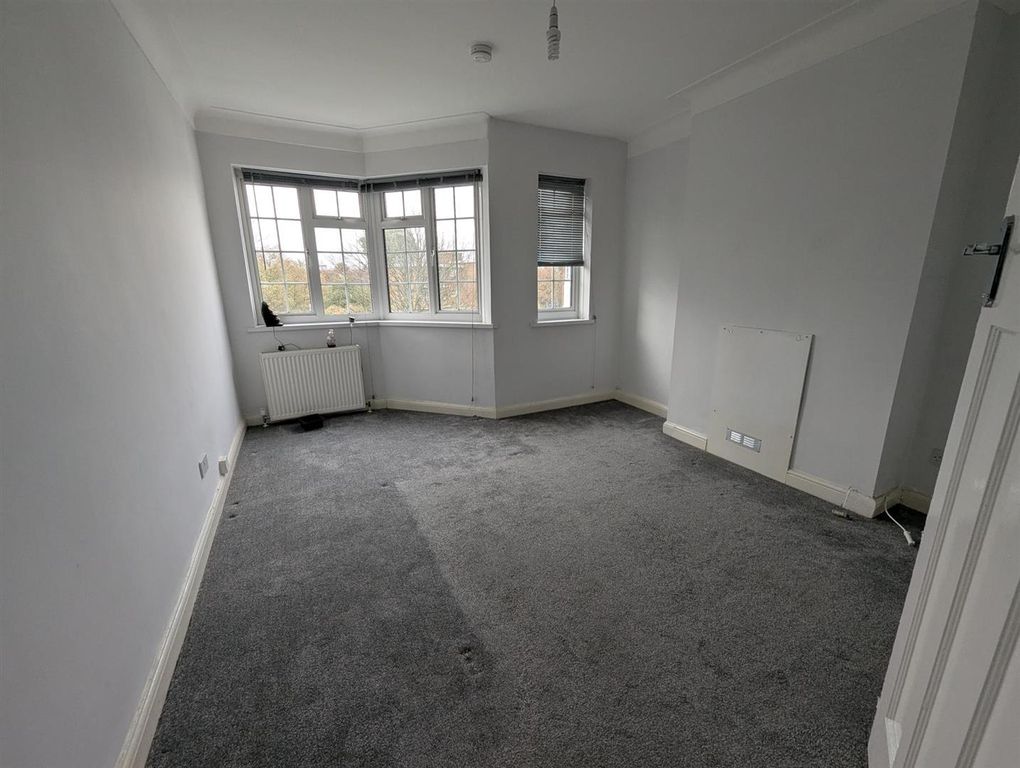 Property photo 3 of 8 Pxl_20251111_134725903.Jpg