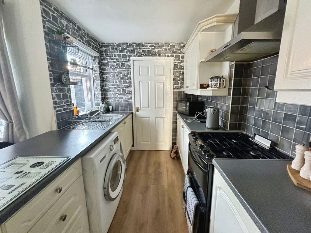 Property photo 3 of 13 Photo 6
