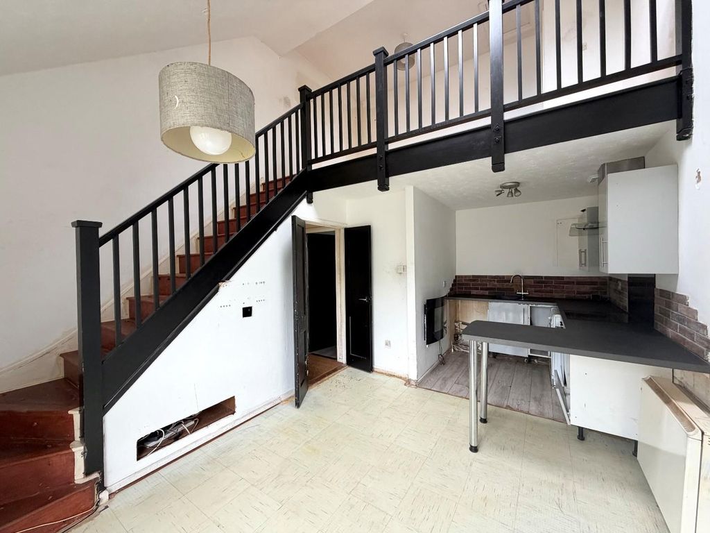 Property photo 3 of 10 5.Jpg