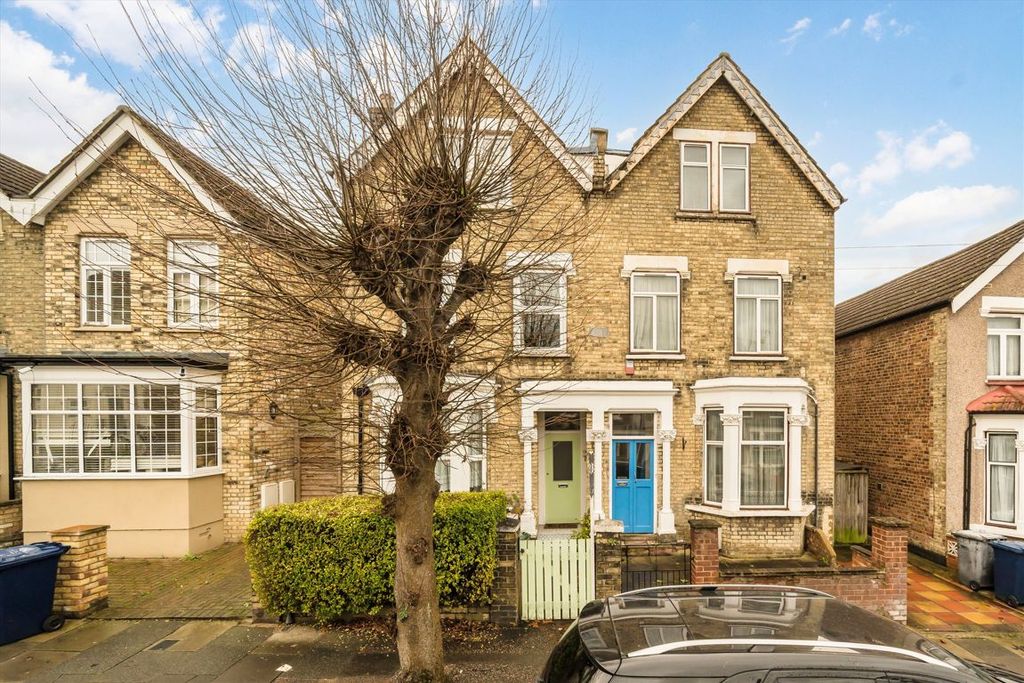 Property photo 1 of 8