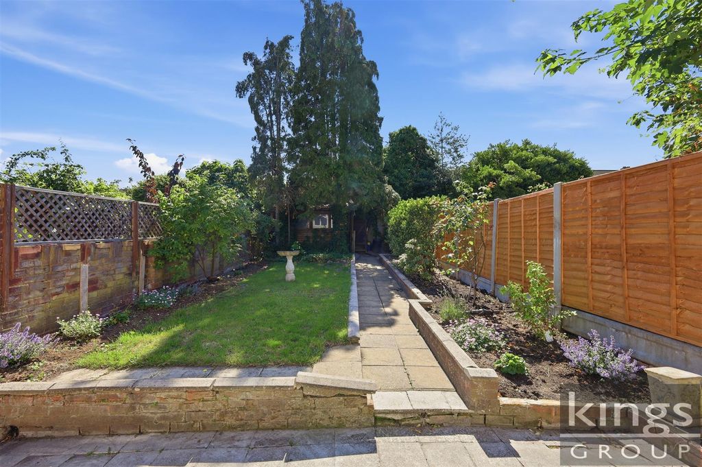 Property photo 2 of 28