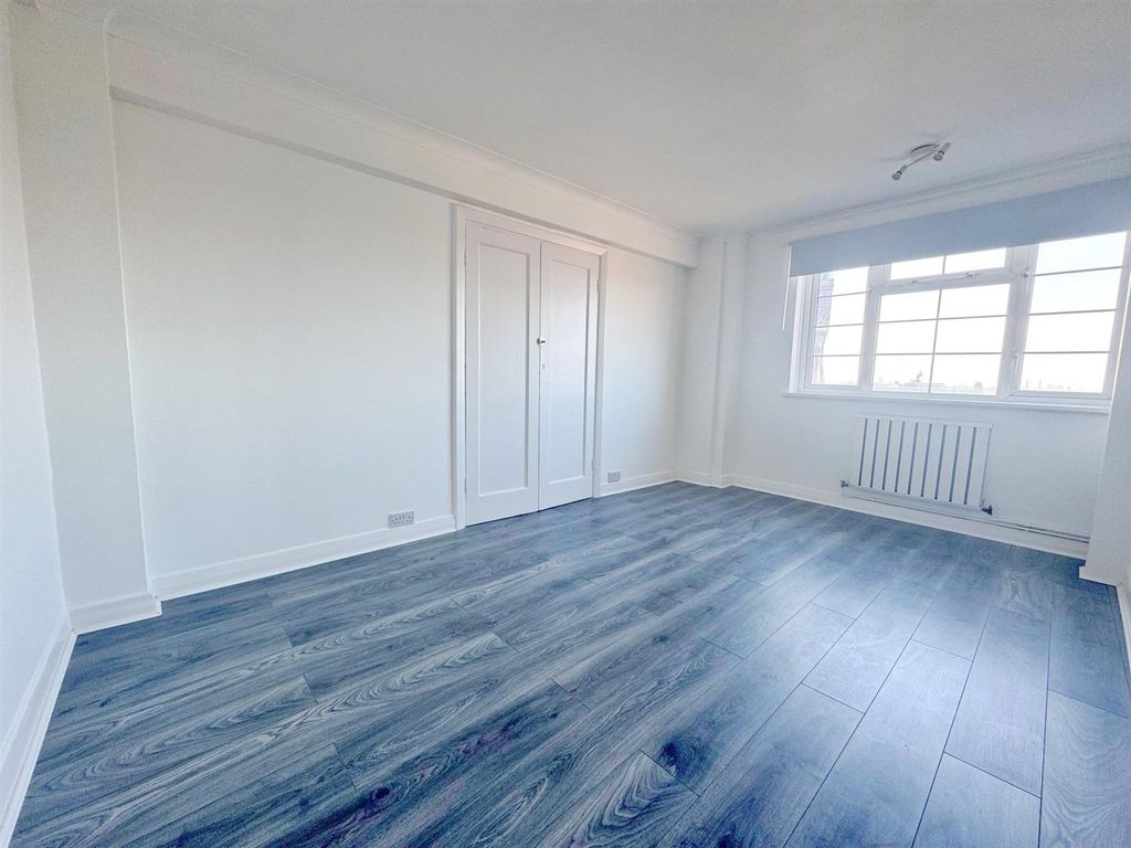 Property photo 3 of 6 Bedroom 1.1_Inpixio.Jpg