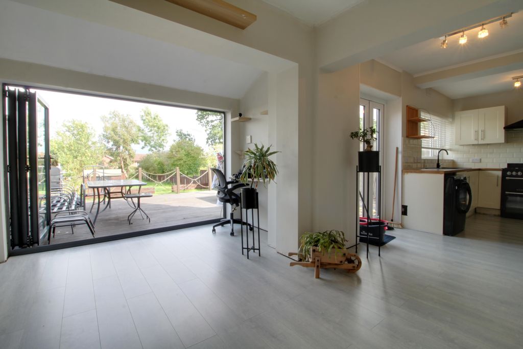 Property photo 1 of 23 Img_6214-Img_6216