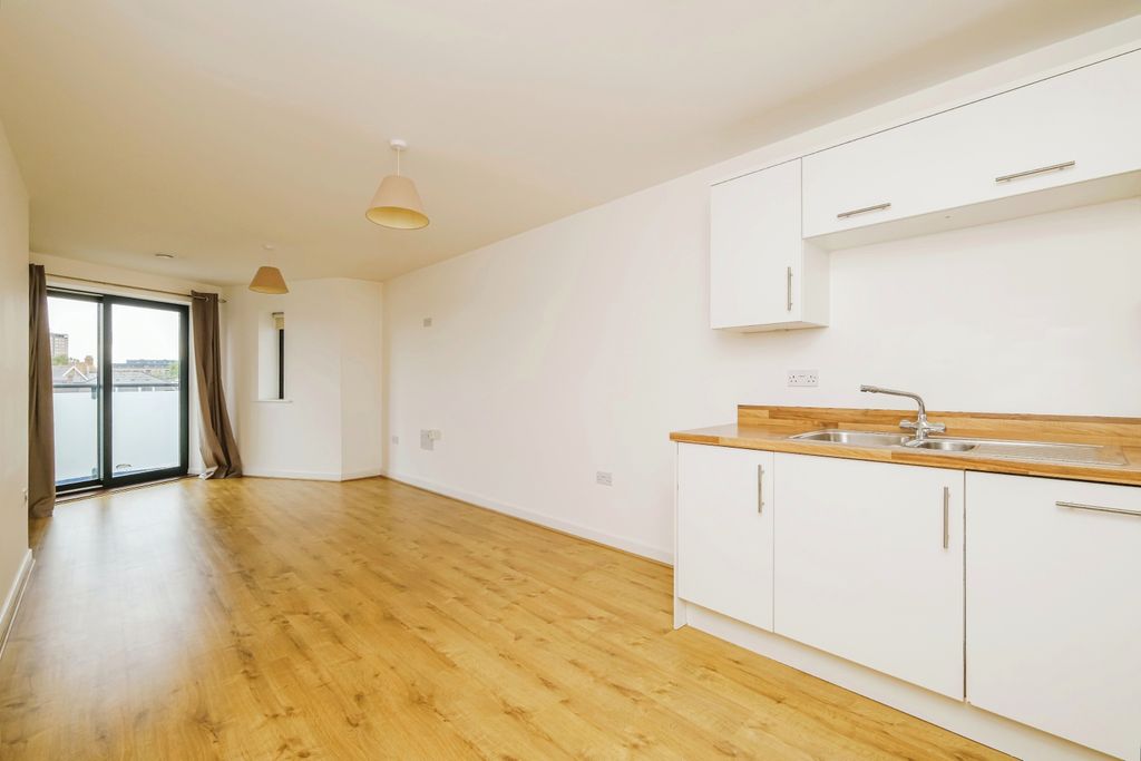 Property photo 3 of 15 Kitchen/Living