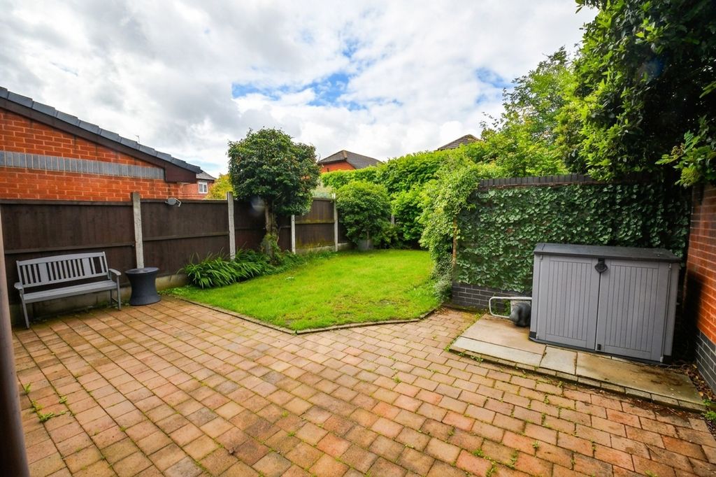 Property photo 2 of 25