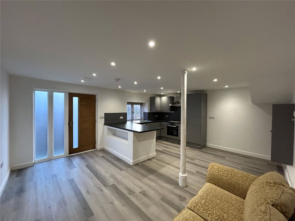 Property photo 1 of 8 Picture No. 03