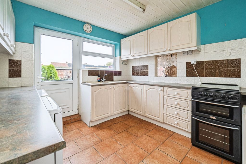 Property photo 3 of 17