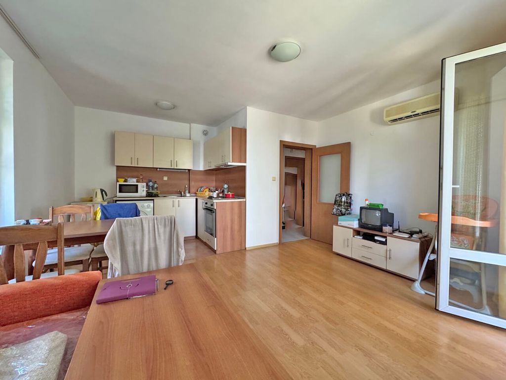 Property photo 3 of 13