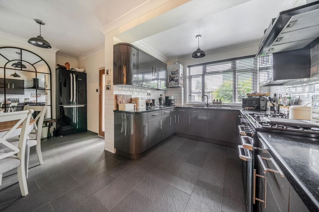 Property photo 3 of 17 1471057-12-6A269Ca45A6ba.Jpg