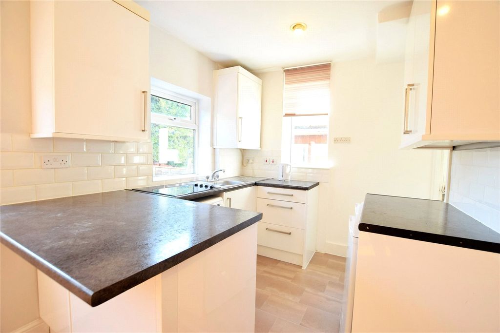 Property photo 3 of 9 Kitchen