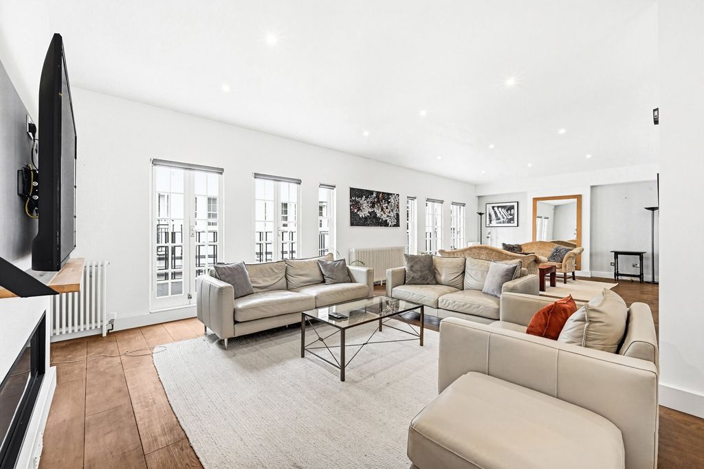 Property photo 3 of 20 Reception Room