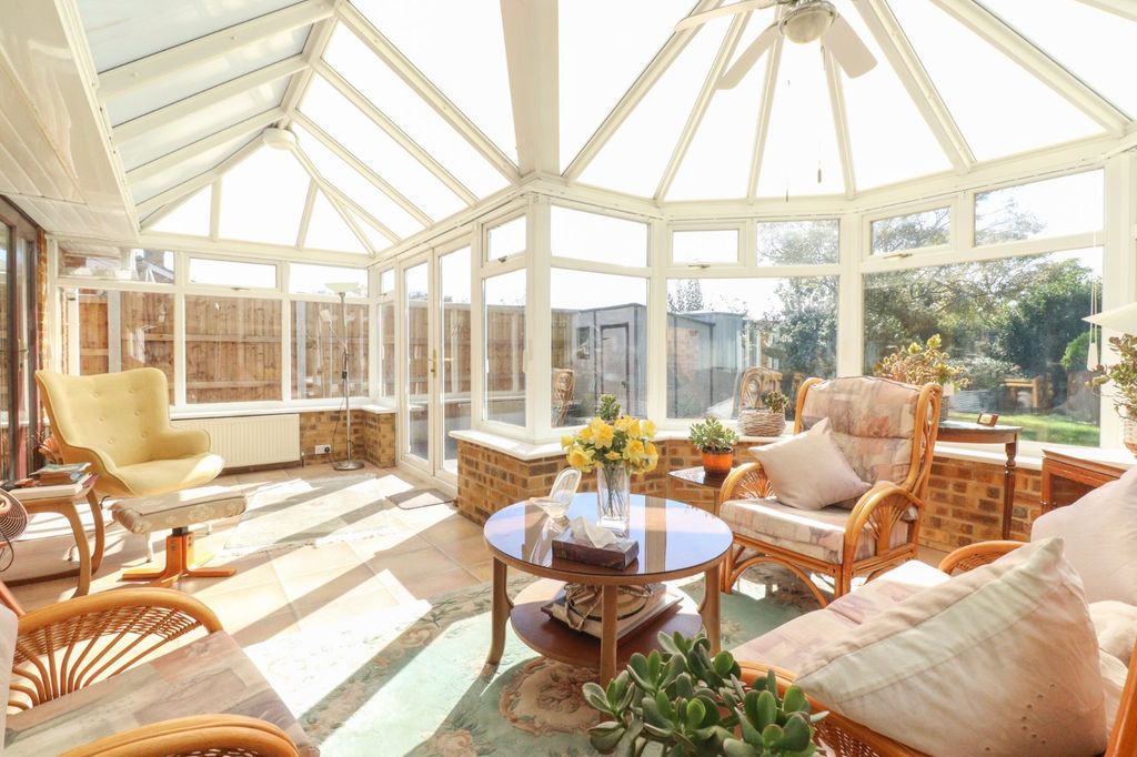 Property photo 3 of 16 Picture 3