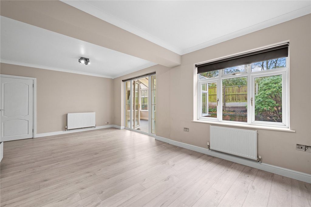 Property photo 2 of 36 Picture No. 12