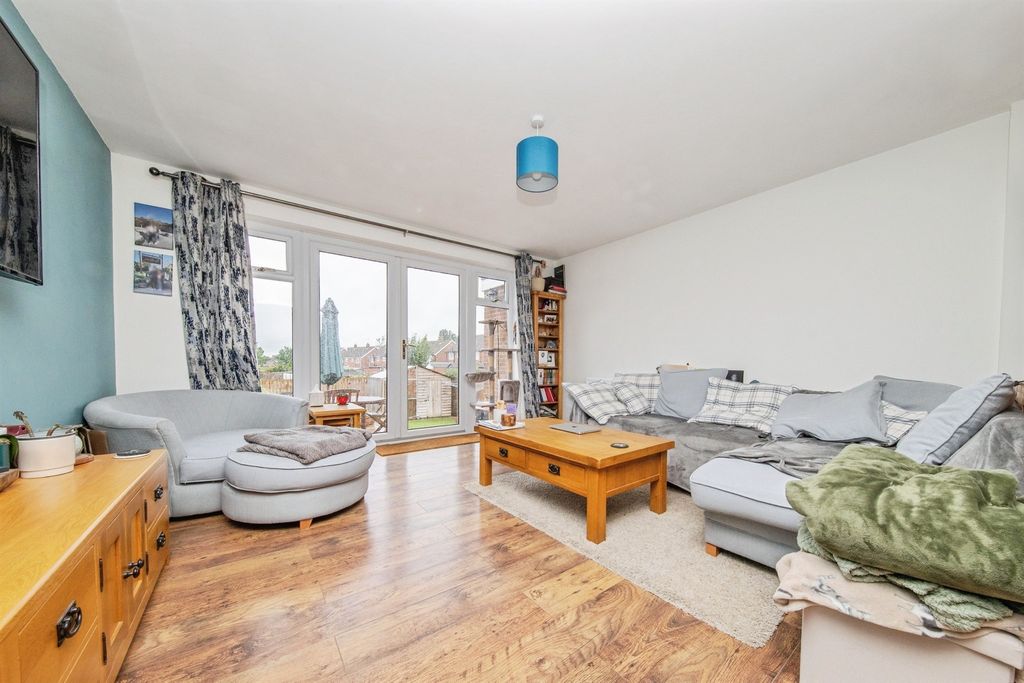 Property photo 2 of 19
