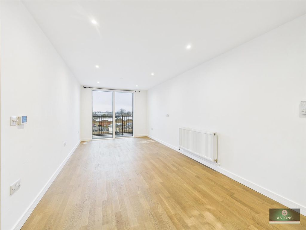 Property photo 2 of 6 Cam04622G0-Pr0150-Still001.Jpg