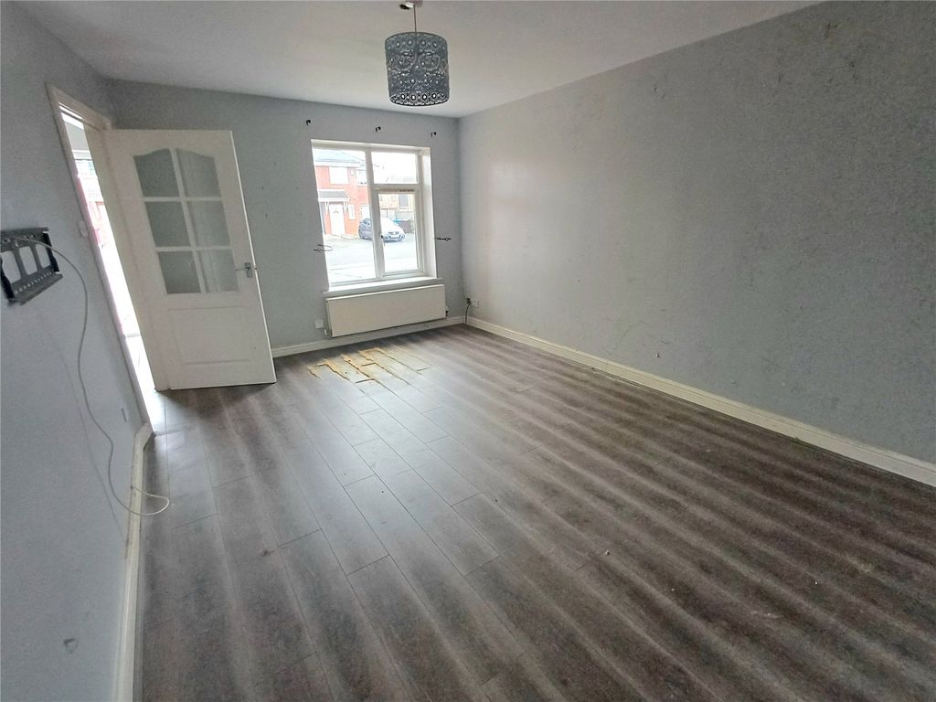 Property photo 2 of 14 Picture No. 01