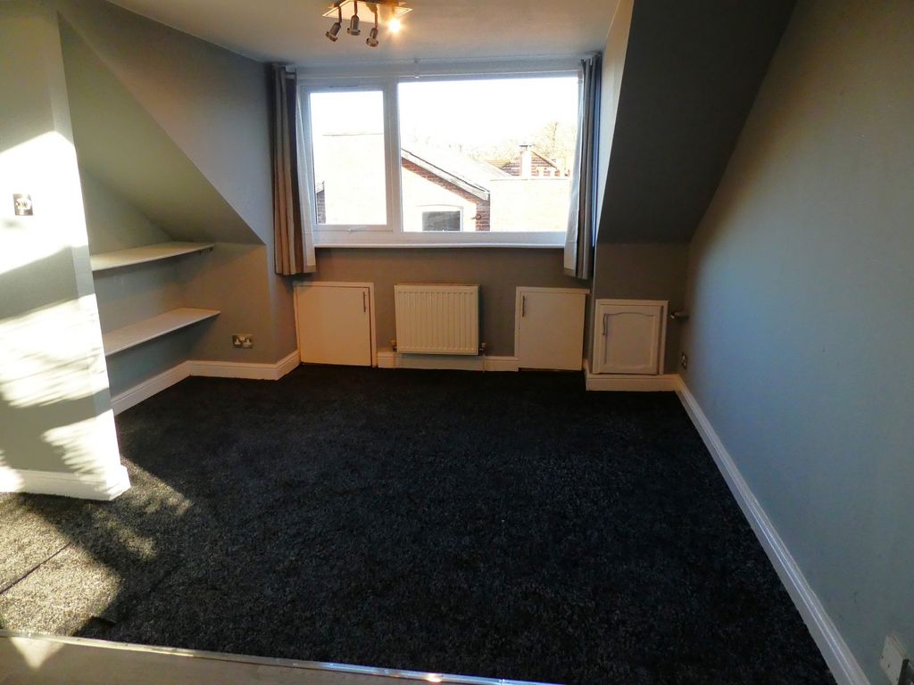 Property photo 3 of 5 Living Area