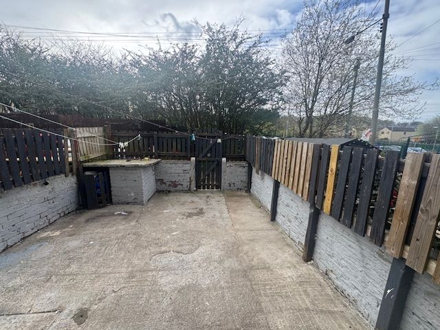 Property photo 3 of 19 Entrance Porch