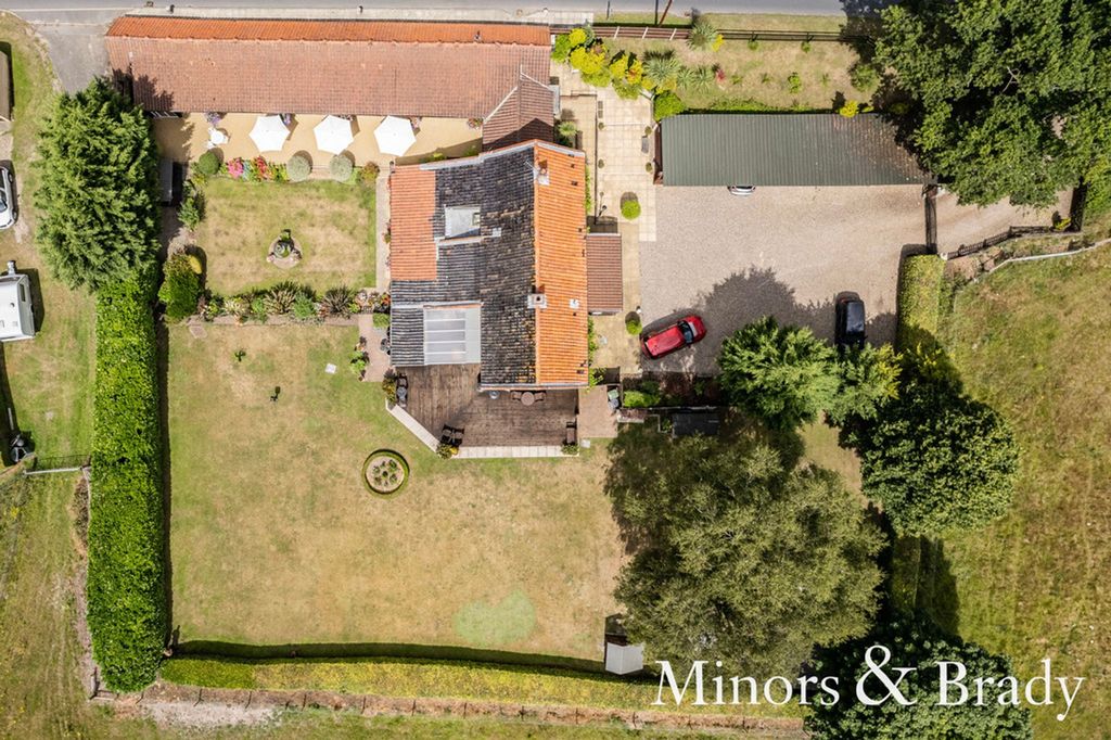 Property photo 2 of 30