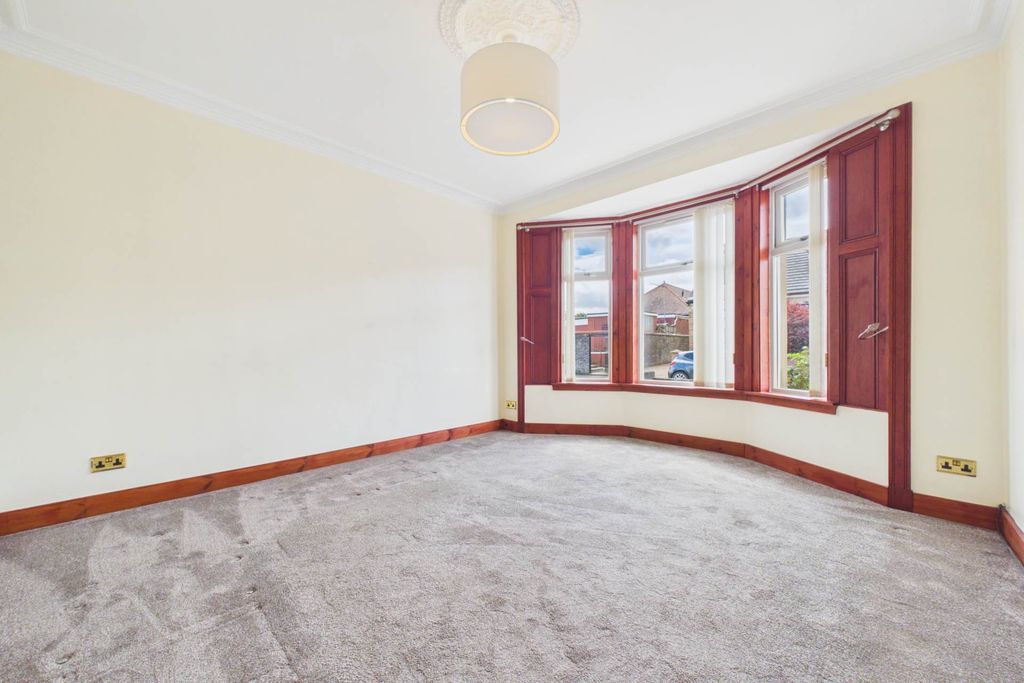 Property photo 2 of 25