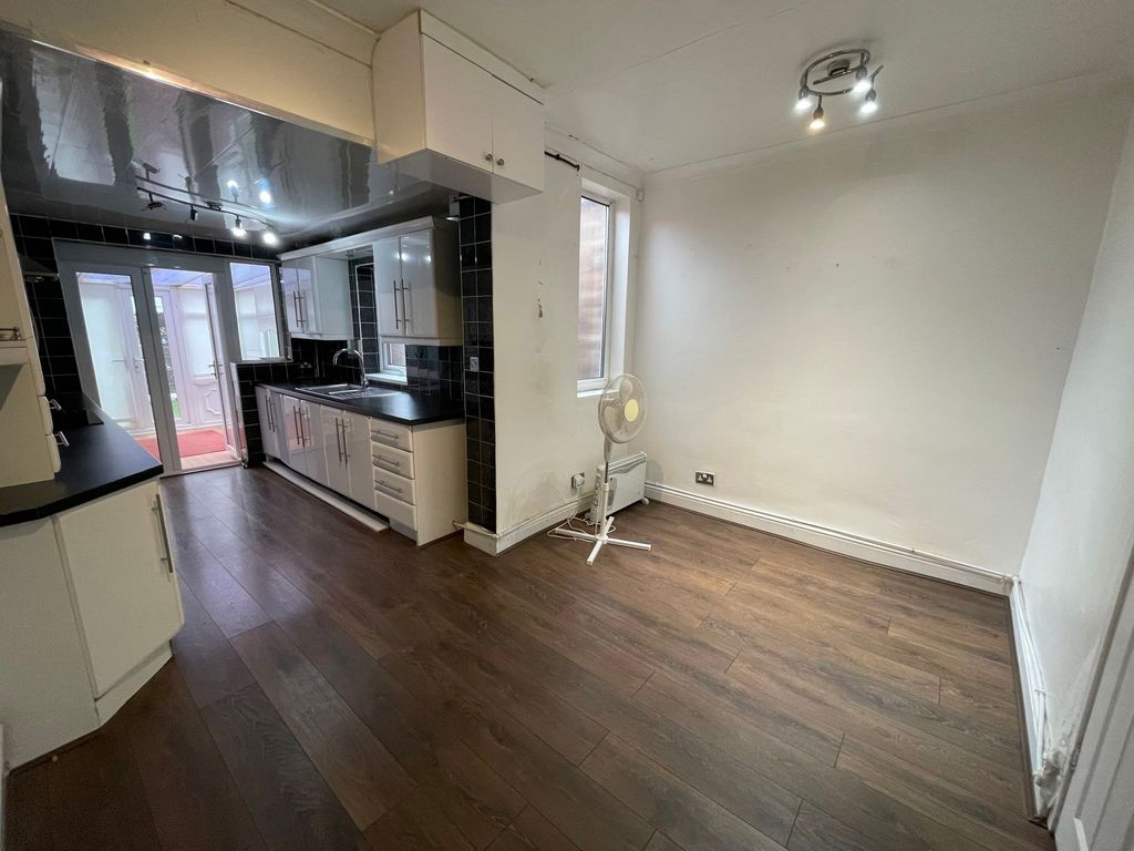 Property photo 2 of 23