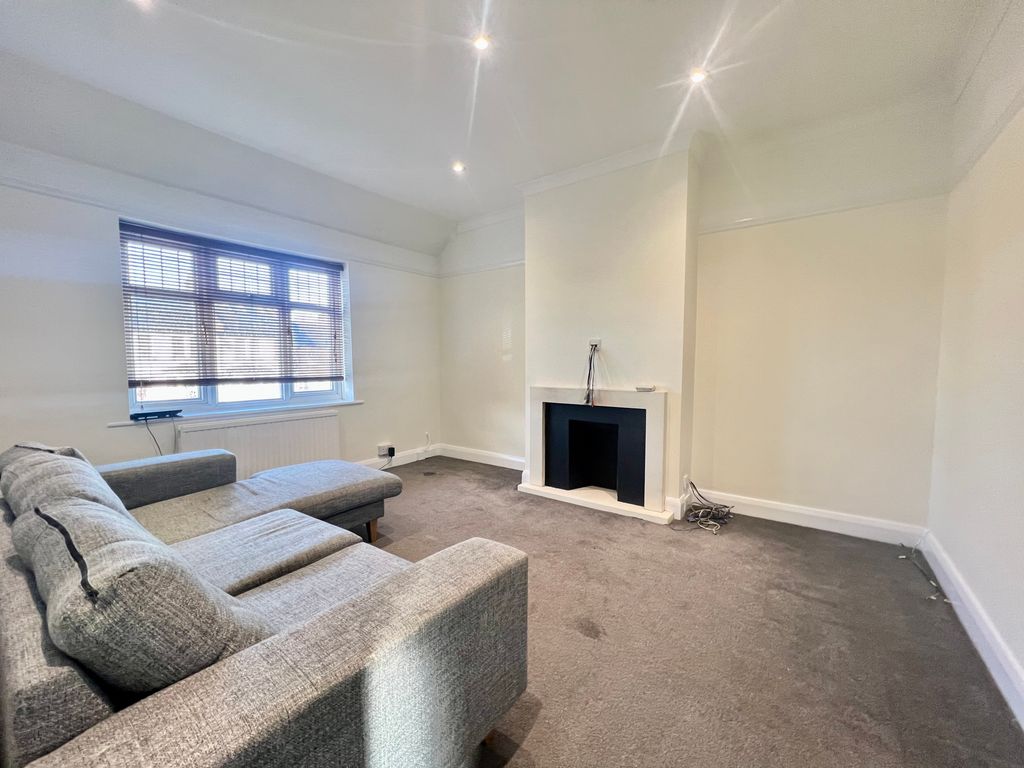 Property photo 1 of 7 Img_2012