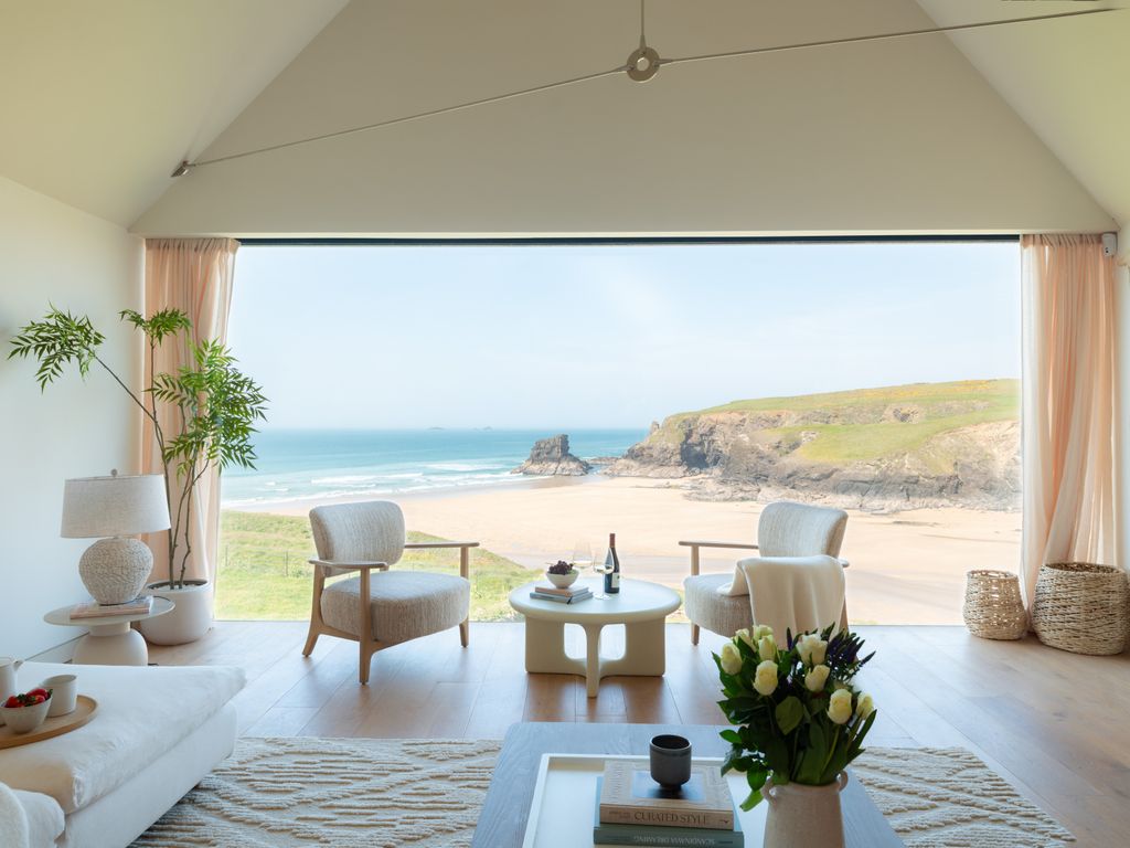 Property photo 1 of 33 Llawnroc