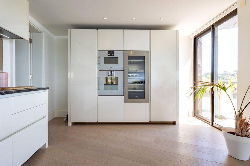 Additional image 8 of 3 bed flat for saleShore Road, Sandbanks, Poole, Dorset BH13
