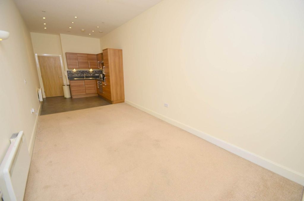 Property photo 2 of 6