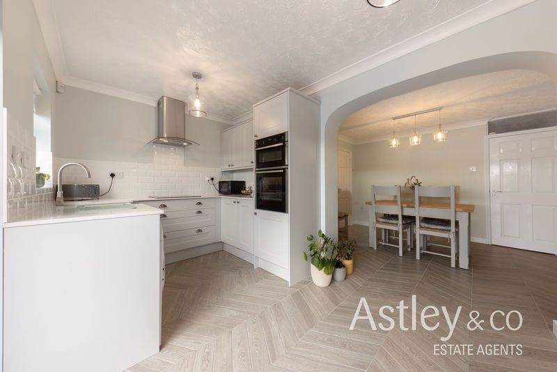 Property photo 3 of 24 Kitchen