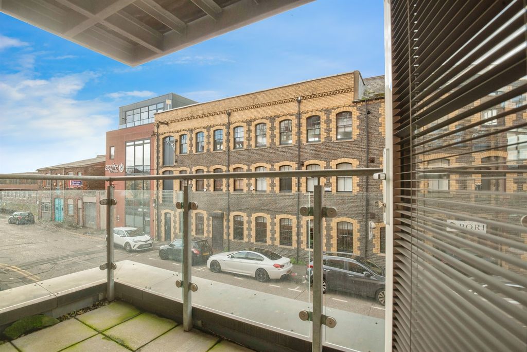 Property photo 1 of 24