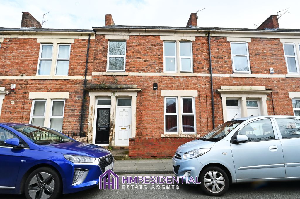 Property photo 1 of 8 3 Bedroom  1st Floor  Flat For Rent On Gainsborough Grove, Arthurs Hill, Newcastle Upon Tyne, Ne4 5Ph From 07/11/21025