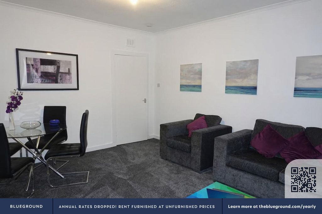 Property photo 3 of 38 Living Room