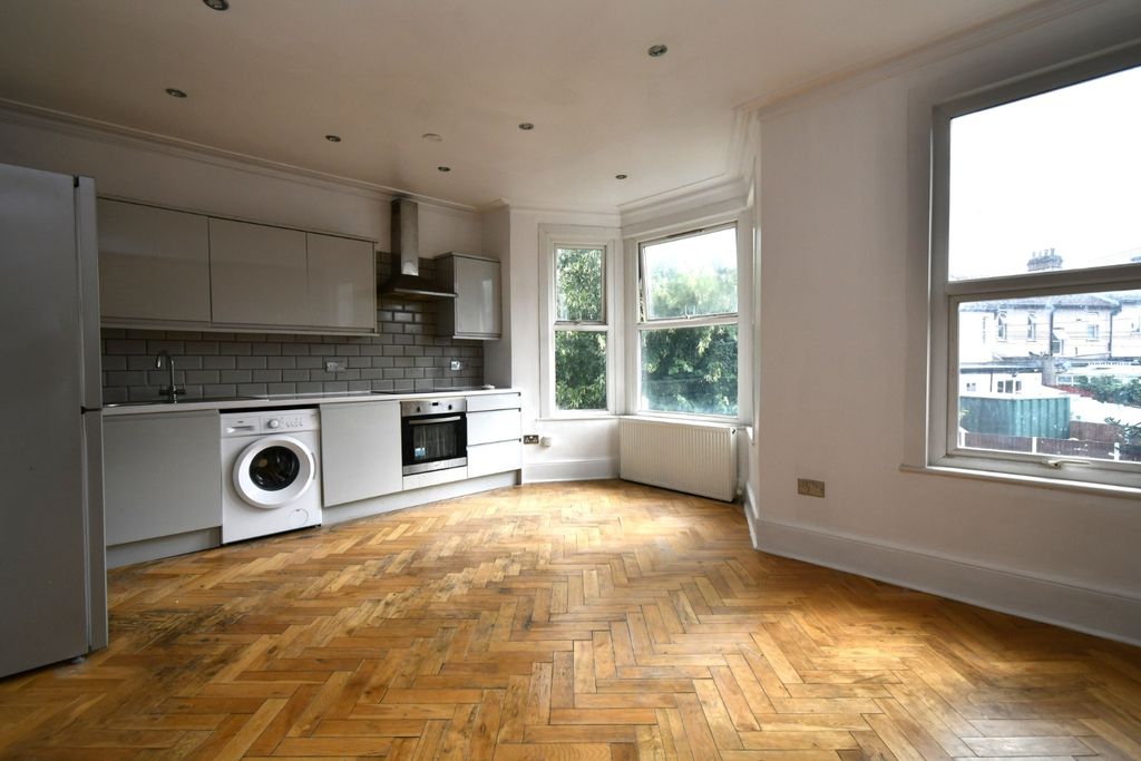 Property photo 2 of 9 3520713