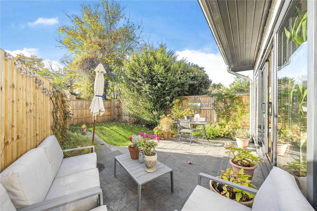 Property photo 2 of 20 Picture No. 21