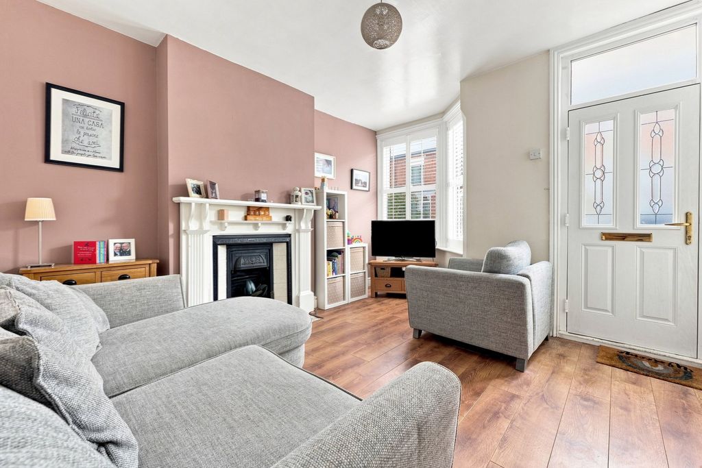 Property photo 2 of 17