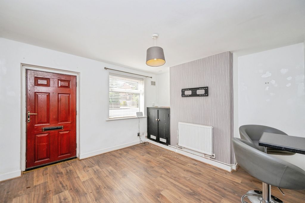 Property photo 2 of 20 Pbox-Img.Jpg