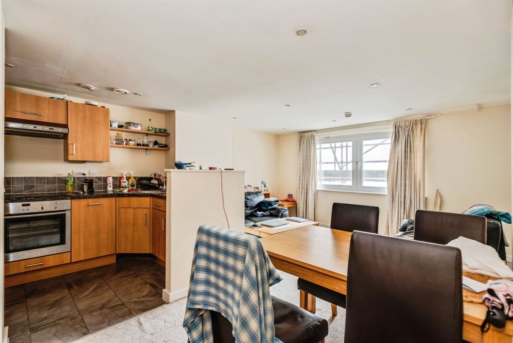 Property photo 3 of 9