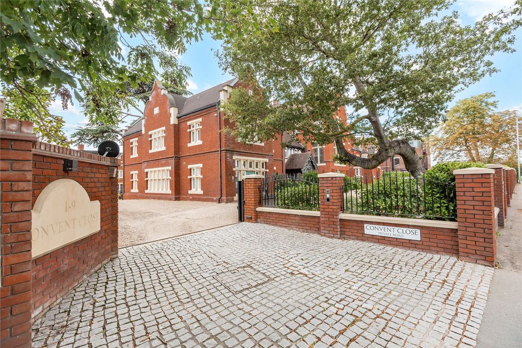 Property photo 1 of 19 Exterior