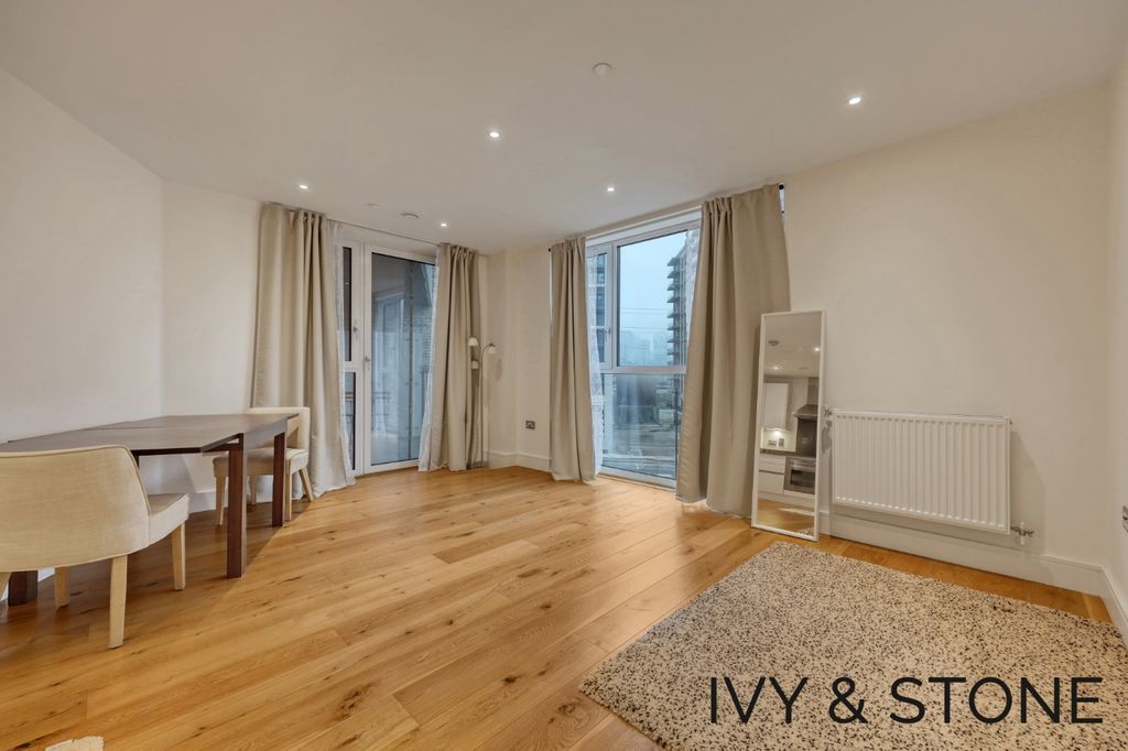 Property photo 2 of 11 3850753