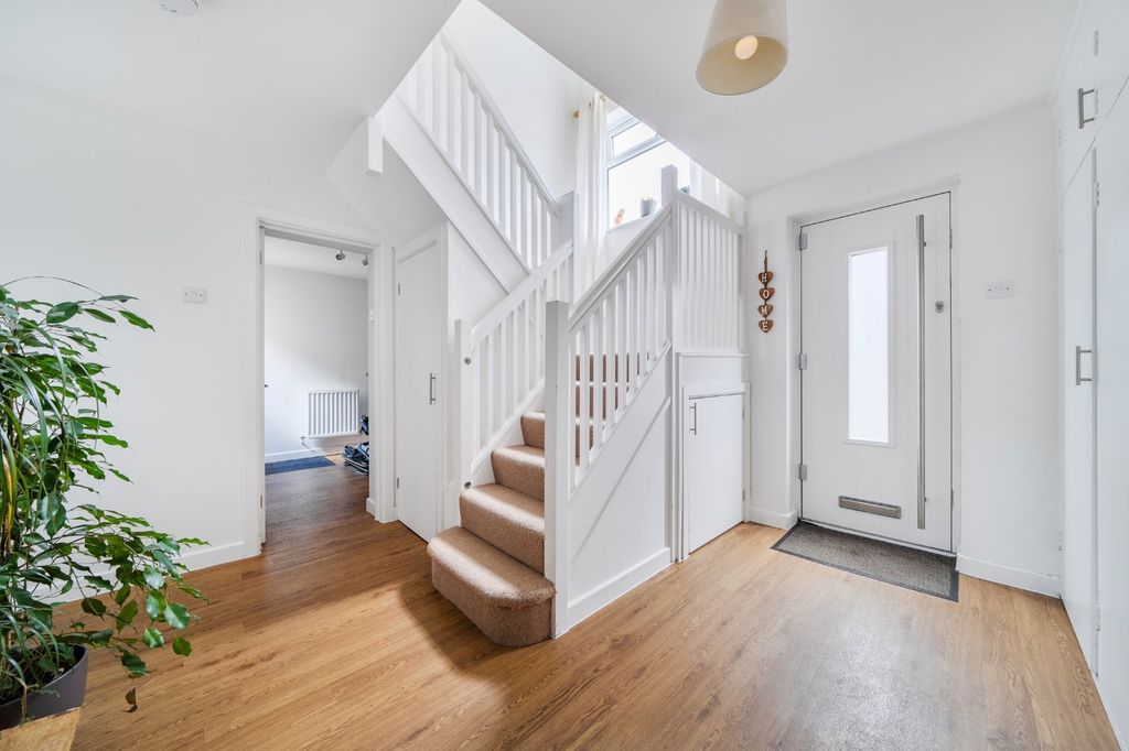 Additional image 7 of 4 bed detached house for saleGrove Road, Fareham, Hampshire PO16