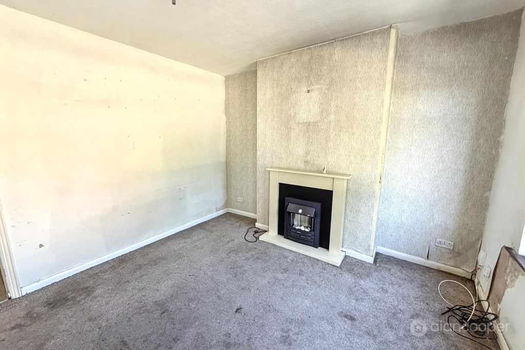Property photo 3 of 12 5288795