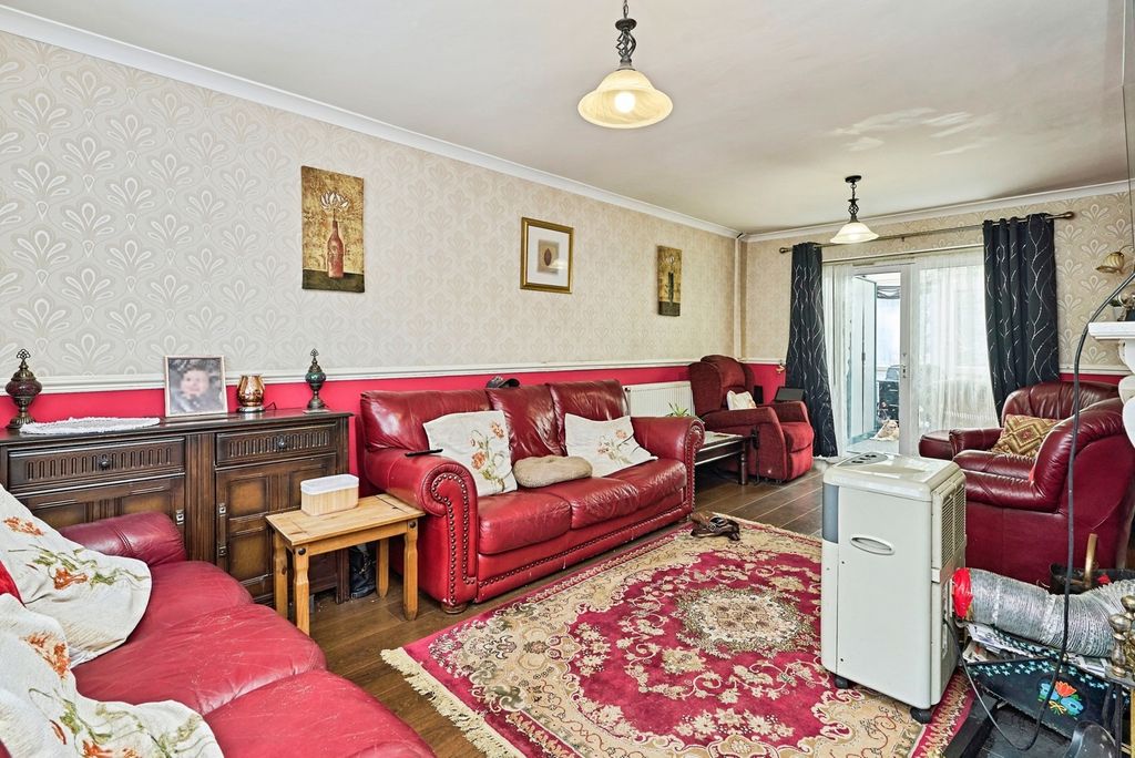 Property photo 2 of 18 Pbox-Img.Jpg