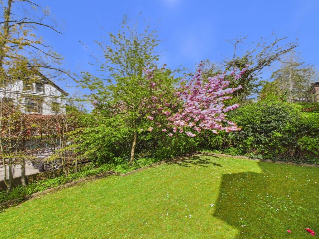 Property photo 2 of 56