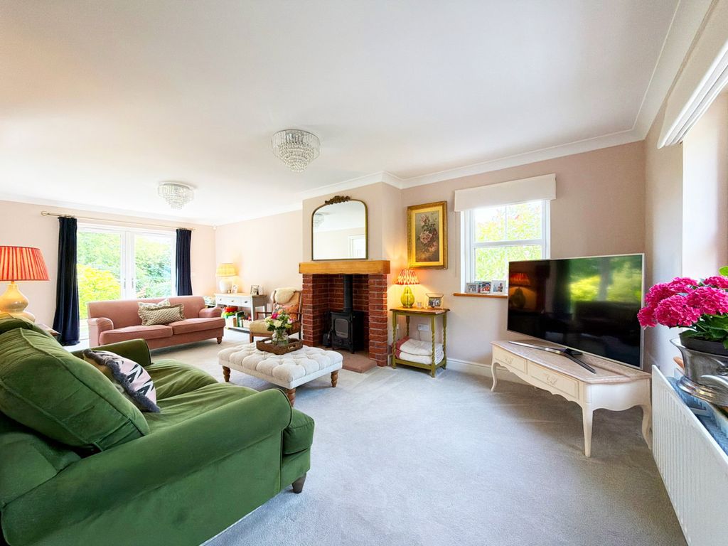 Property photo 2 of 23