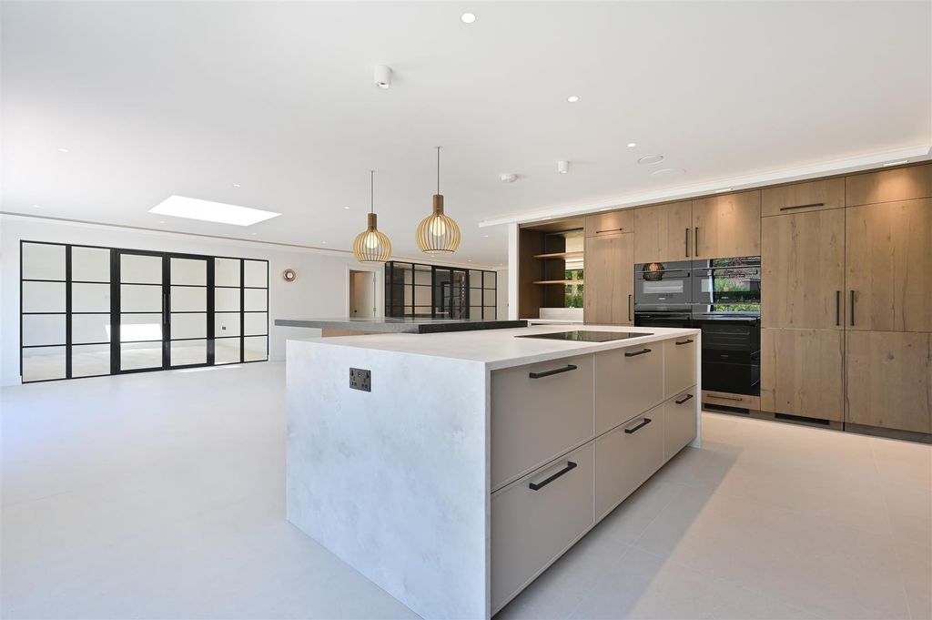 Property photo 3 of 12 44 The Uplands-17.Jpg