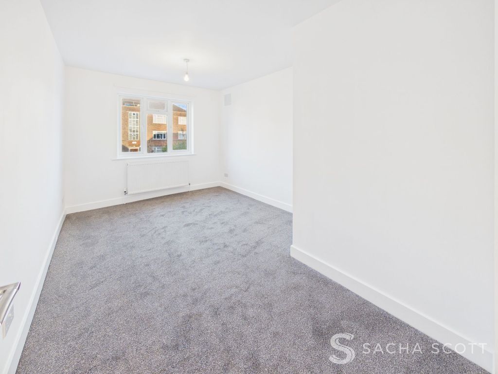 Property photo 1 of 14 Living Room