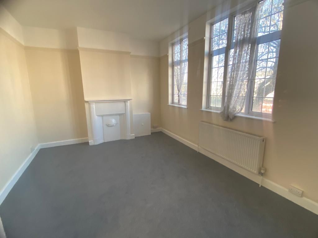 Property photo 3 of 8 Gallery